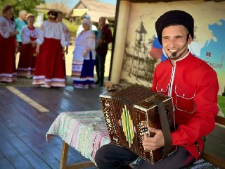 Как Атамань Отметила Единый День Фольклора с Борщом и Джигитовкой