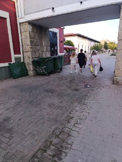 Проблемы центральной аллеи: грязь и мусор портят имидж города