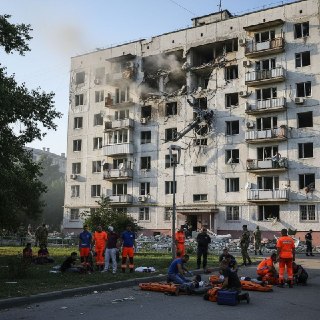 Удар дрона ВСУ по многоэтажке в Ялте: 17 пострадавших