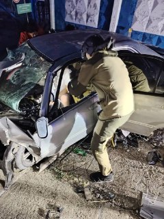 Ночная авария в Новороссийске: спасатели извлекли пострадавших из искореженного автомобиля